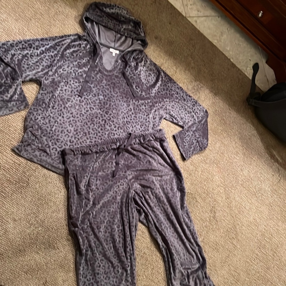 Sams club jogger set.  Velour. Very soft, gray leopard print.